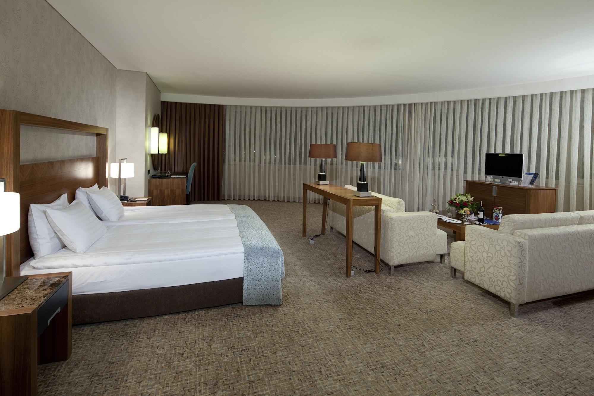 Dedeman Konya Hotel Convention Center Екстериор снимка