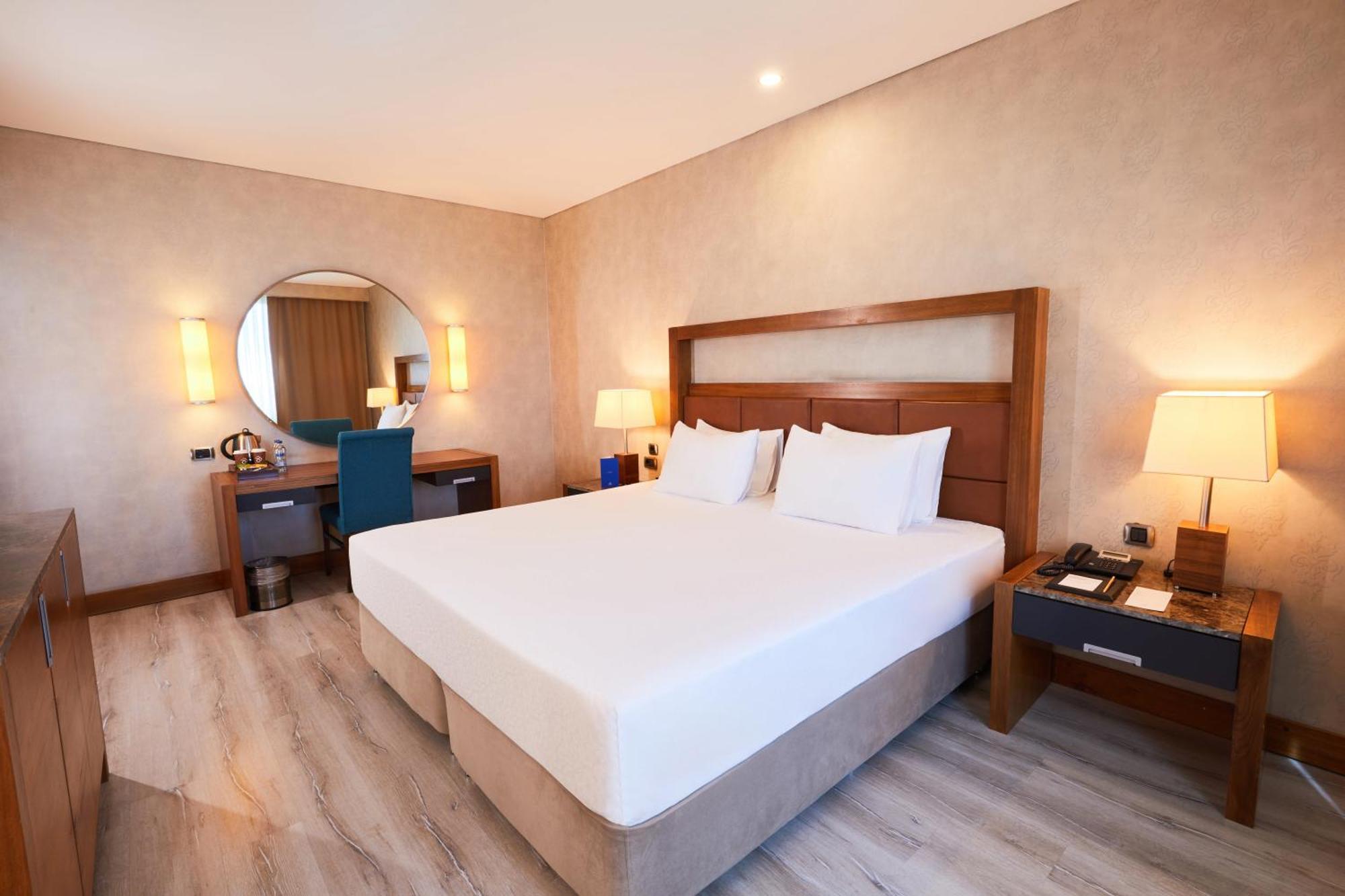 Dedeman Konya Hotel Convention Center Екстериор снимка