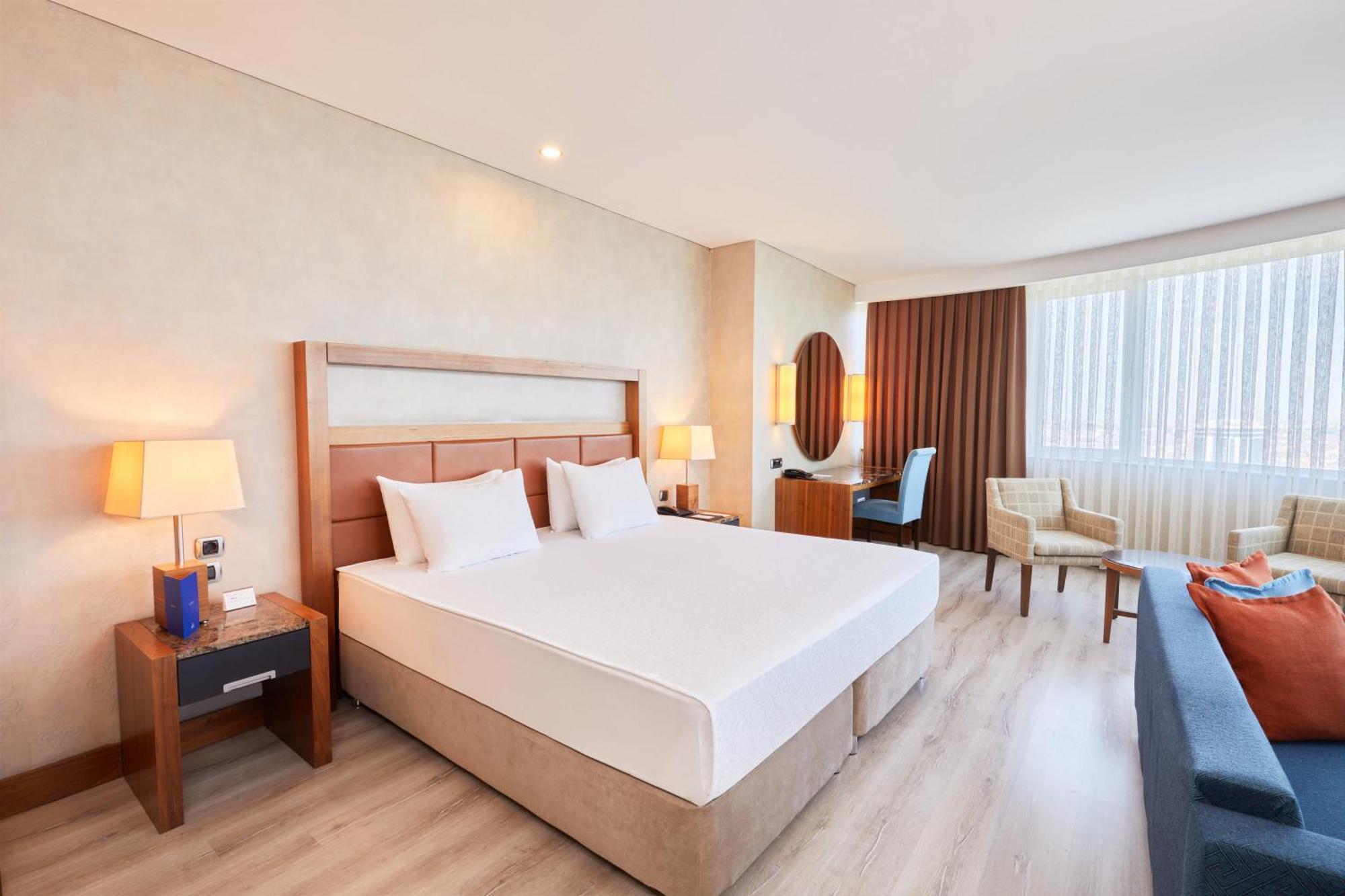 Dedeman Konya Hotel Convention Center Екстериор снимка
