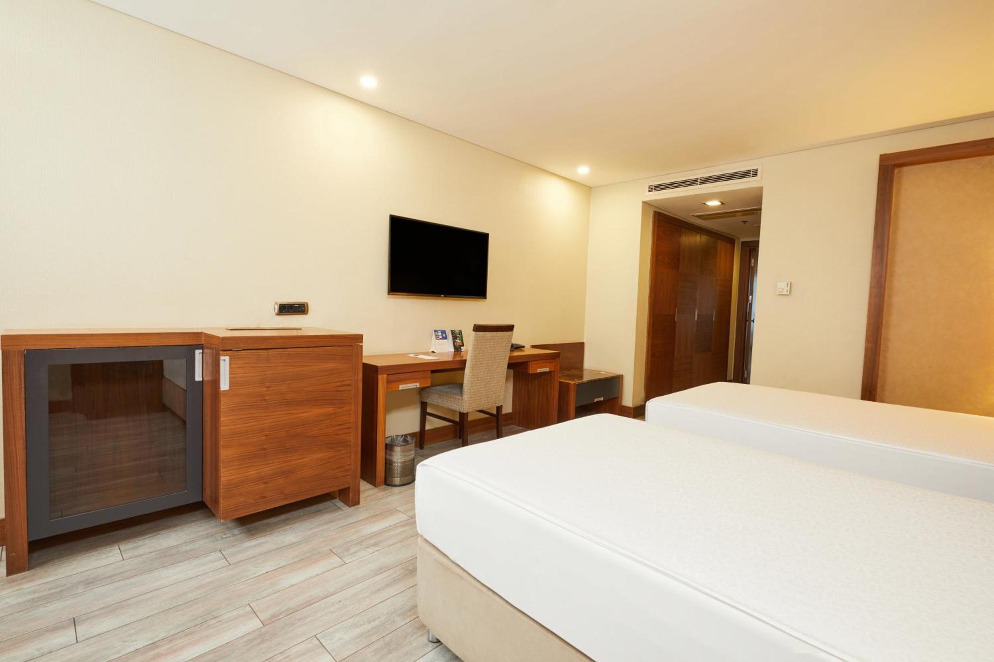 Dedeman Konya Hotel Convention Center Екстериор снимка