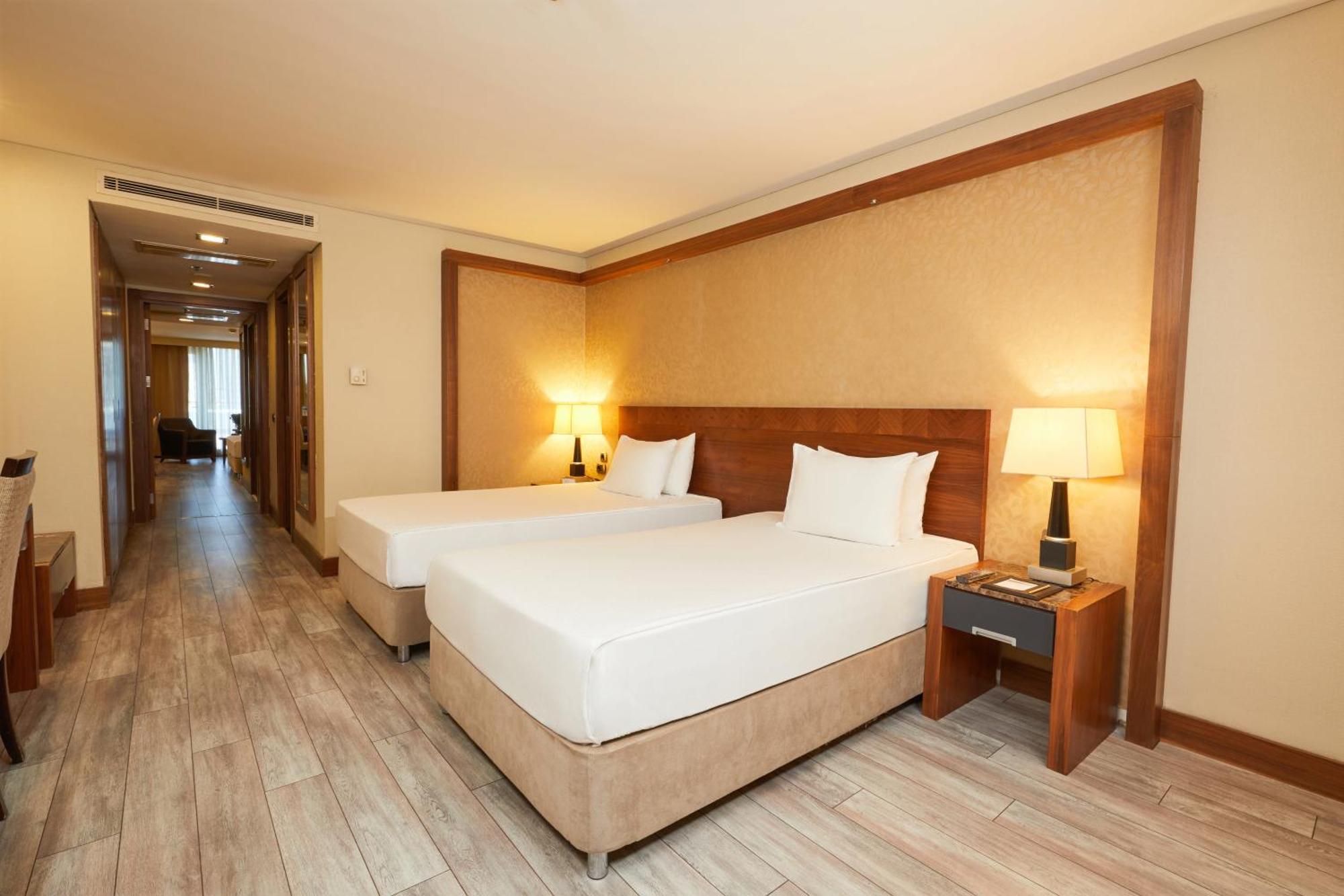 Dedeman Konya Hotel Convention Center Екстериор снимка