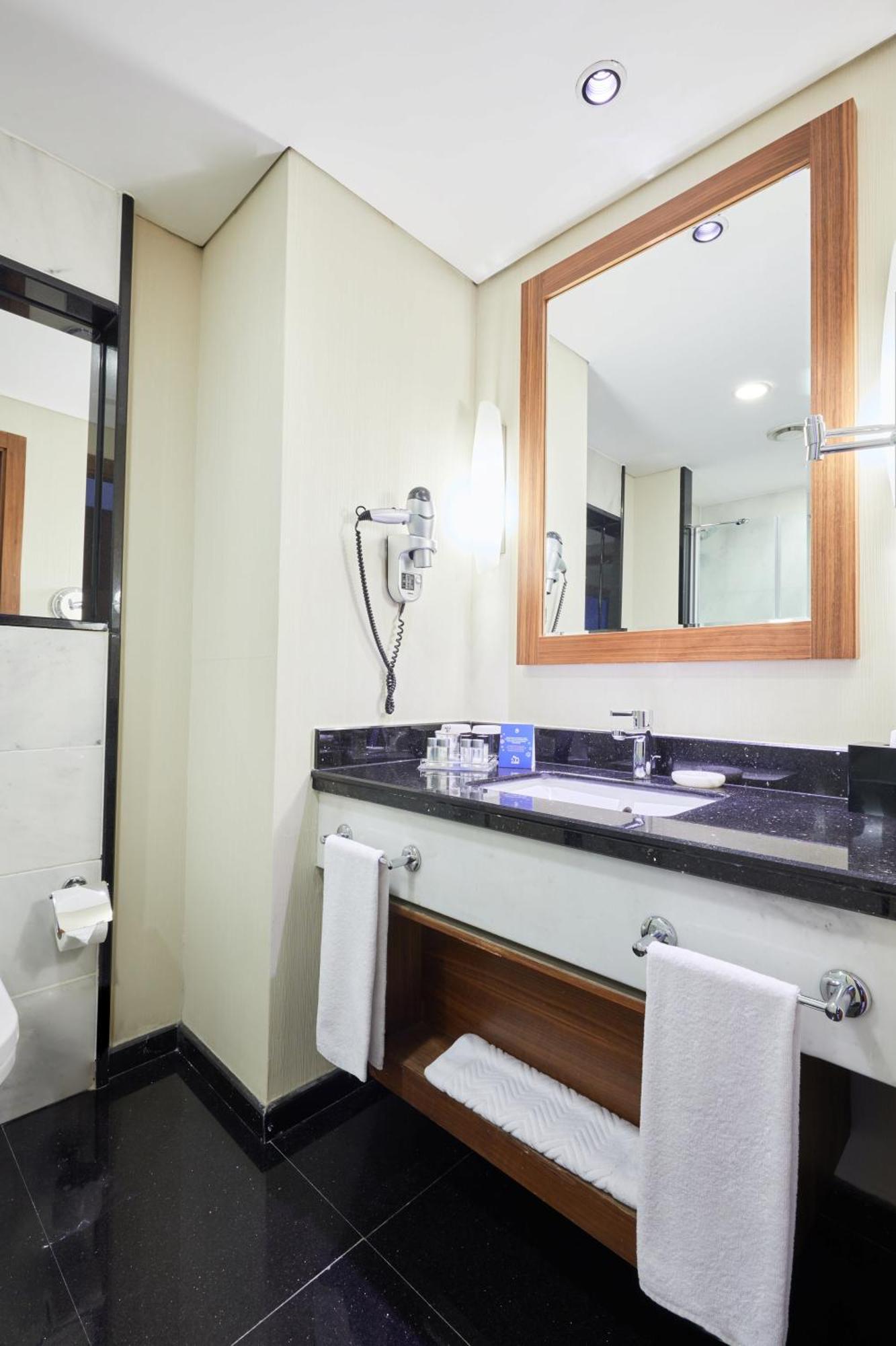 Dedeman Konya Hotel Convention Center Екстериор снимка
