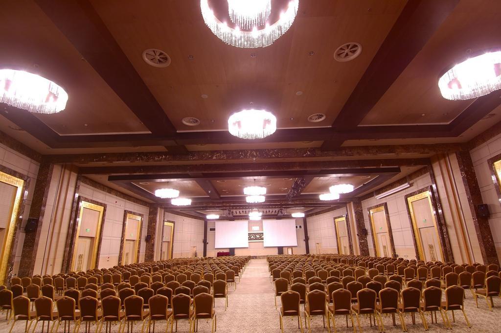 Dedeman Konya Hotel Convention Center Екстериор снимка