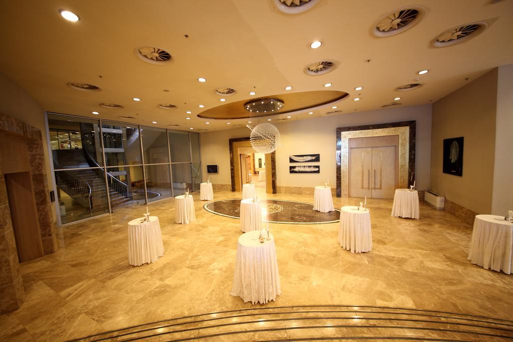 Dedeman Konya Hotel Convention Center Екстериор снимка