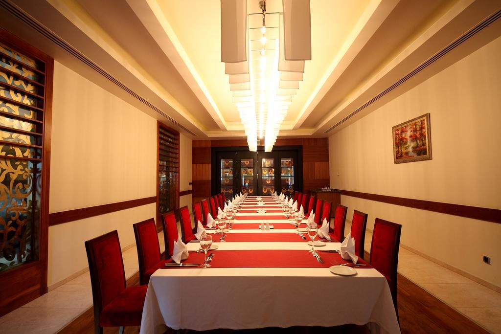 Dedeman Konya Hotel Convention Center Екстериор снимка